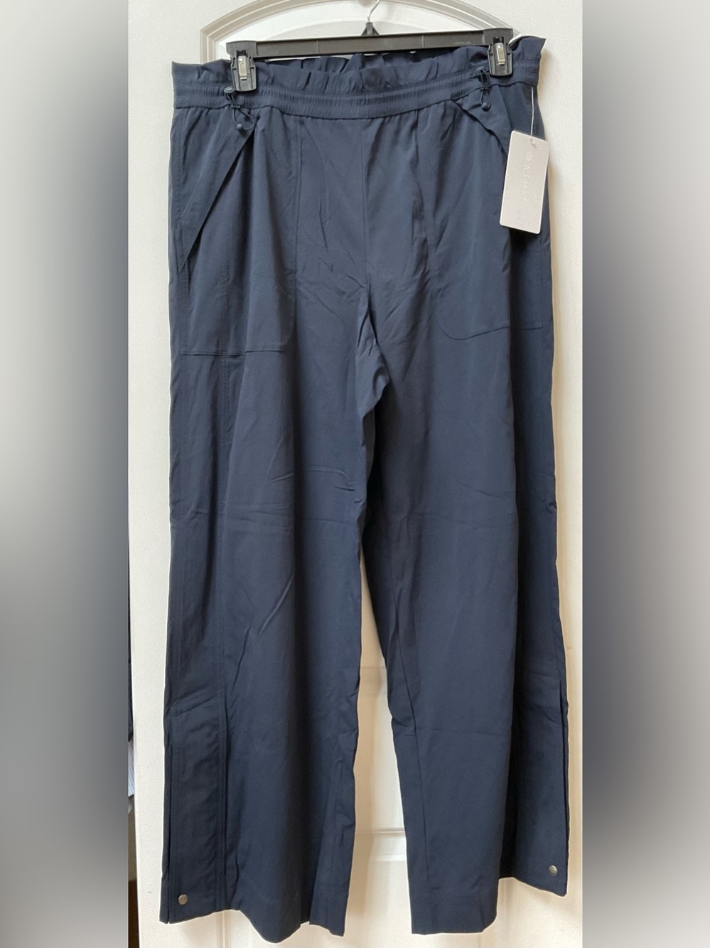 NWT Athleta Trekkie Parachute Pant